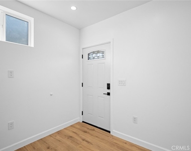 14298 Van Nuys Blvd - Photo Thumbnail 3
