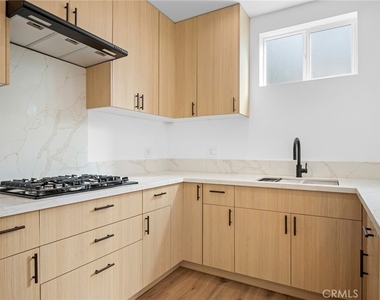 14298 Van Nuys Blvd - Photo Thumbnail 10