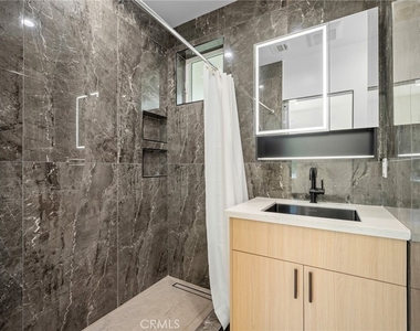 14298 Van Nuys Blvd - Photo Thumbnail 15