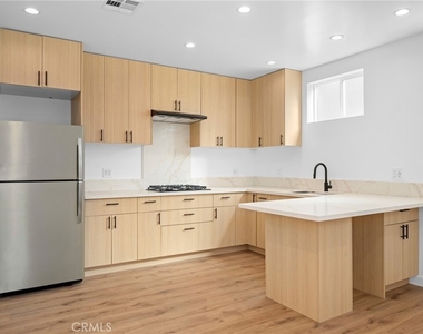 14298 Van Nuys Blvd - Photo Thumbnail 9