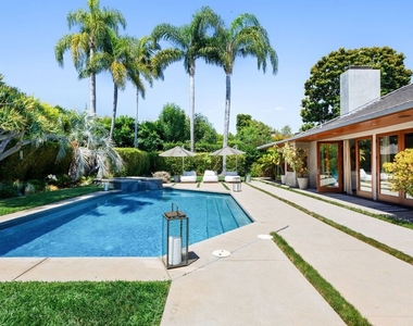 1125 Napoli Drive - Photo Thumbnail 2