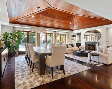 1125 Napoli Drive - Photo Thumbnail 8