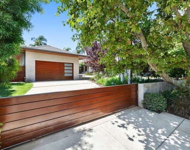 1125 Napoli Drive - Photo Thumbnail 3
