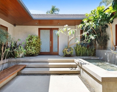 1125 Napoli Drive - Photo Thumbnail 5