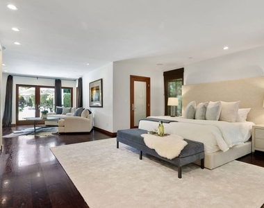 1125 Napoli Drive - Photo Thumbnail 9