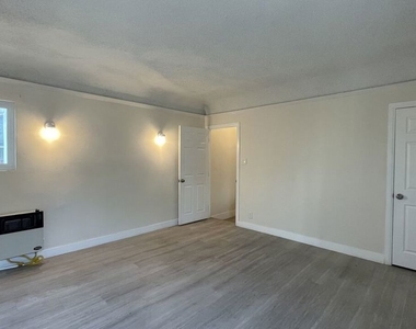 836 S Catalina Street - Photo Thumbnail 9