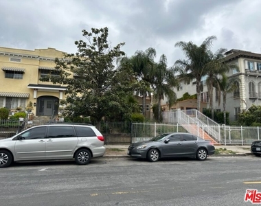 836 S Catalina Street - Photo Thumbnail 4