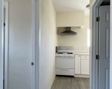 836 S Catalina Street - Photo Thumbnail 14