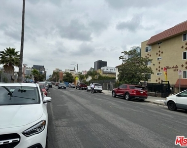 836 S Catalina Street - Photo Thumbnail 5