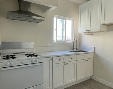 836 S Catalina Street - Photo Thumbnail 15