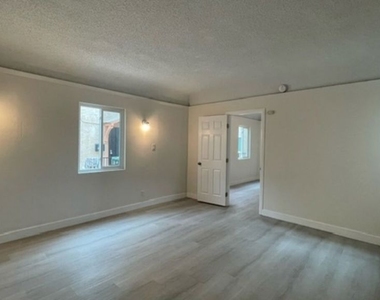 836 S Catalina Street - Photo Thumbnail 28