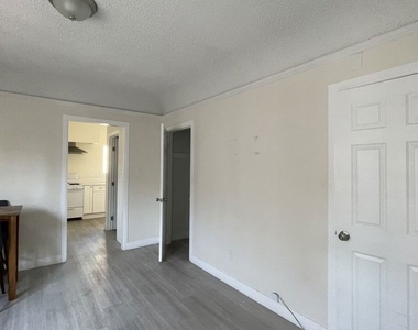 836 S Catalina Street - Photo Thumbnail 11