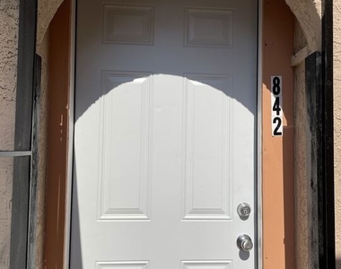 836 S Catalina Street - Photo Thumbnail 7