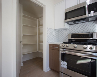4924 Laurel Canyon - Photo Thumbnail 9
