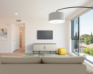 1126 N Cornwell Street - Photo Thumbnail 3