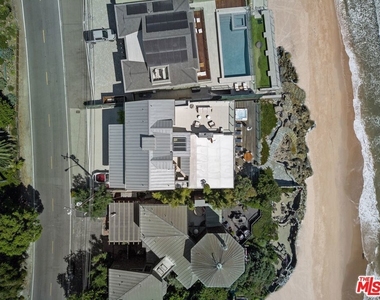 24380 Malibu Road - Photo Thumbnail 44