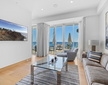 24380 Malibu Road - Photo Thumbnail 9