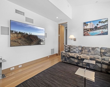24380 Malibu Road - Photo Thumbnail 33