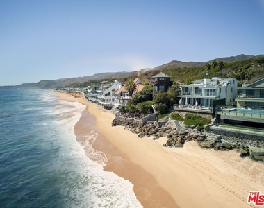 24380 Malibu Road - Photo Thumbnail 19