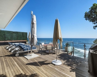 24380 Malibu Road - Photo Thumbnail 16