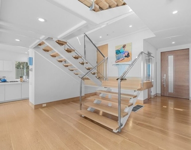 24380 Malibu Road - Photo Thumbnail 22