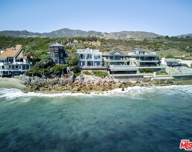 24380 Malibu Road - Photo Thumbnail 40