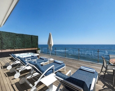 24380 Malibu Road - Photo Thumbnail 15