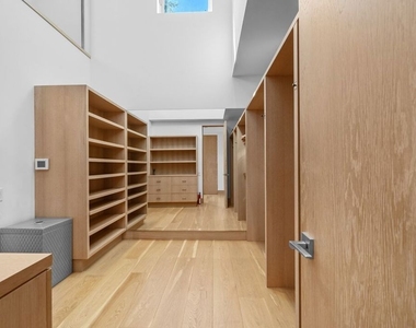 24380 Malibu Road - Photo Thumbnail 27