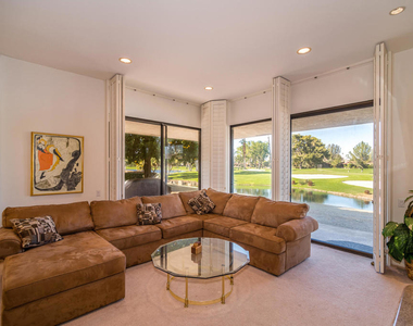 12 Columbia Drive - Photo Thumbnail 2