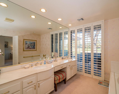 12 Columbia Drive - Photo Thumbnail 17