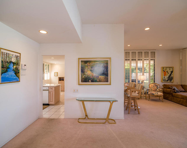 12 Columbia Drive - Photo Thumbnail 4