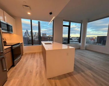 87 Commercial Street - Photo Thumbnail 3