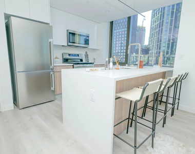 87 Commercial Street - Photo Thumbnail 2