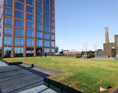 87 Commercial Street - Photo Thumbnail 15