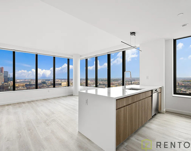 87 Commercial Street - Photo Thumbnail 4