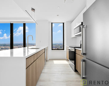 87 Commercial Street - Photo Thumbnail 3