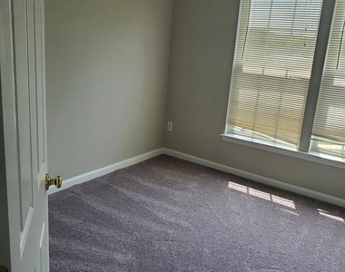 1372 Cranes Bill Way - Photo Thumbnail 12