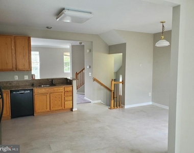 1372 Cranes Bill Way - Photo Thumbnail 4