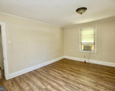 310 Ellis Street - Photo Thumbnail 7