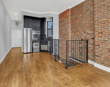 Copy of 250 Mott Street, Unit 4 - Photo Thumbnail 2