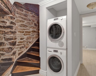 Copy of 250 Mott Street, Unit 4 - Photo Thumbnail 7