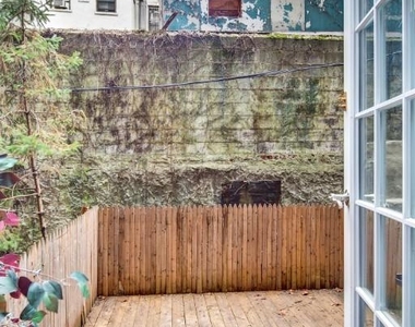 Copy of 250 Mott Street, Unit 4 - Photo Thumbnail 6