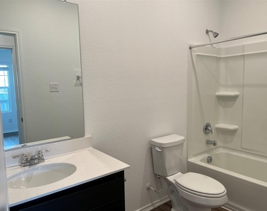 415 Halfmoon Dr - Photo Thumbnail 10