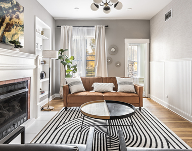 5017 S Drexel Boulevard - Photo Thumbnail 2