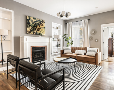 5017 S Drexel Boulevard - Photo Thumbnail 1