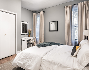 5017 S Drexel Boulevard - Photo Thumbnail 8