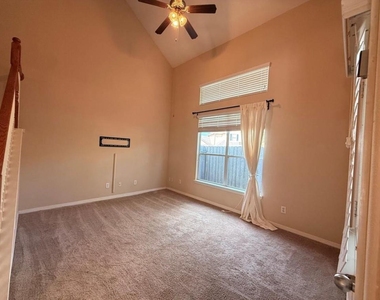 815 Sterling Creek Circle - Photo Thumbnail 5