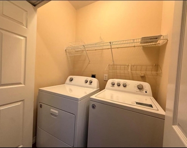 815 Sterling Creek Circle - Photo Thumbnail 15