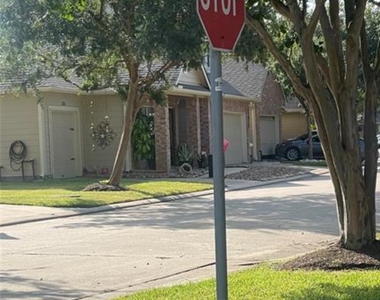 815 Sterling Creek Circle - Photo Thumbnail 11