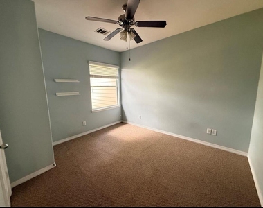 815 Sterling Creek Circle - Photo Thumbnail 7